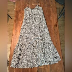 Pineapples Designed in Hawaii Black and White Boutique Dress